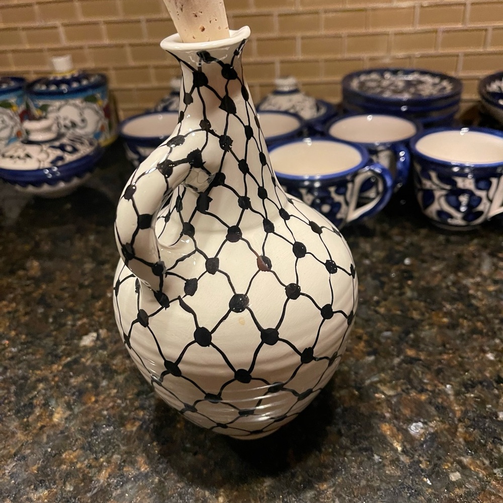 Palestinian Ceramic Oil Dispenser Kuffyeh Hand Painted and Handmade in Palestine - Picture 3 of 4